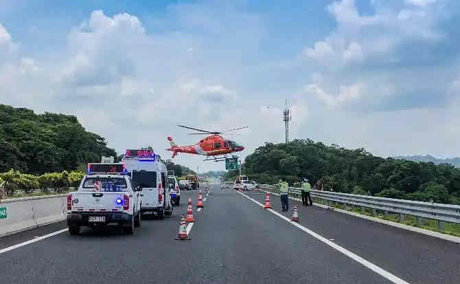 沾益区高速公路汽车救援案例